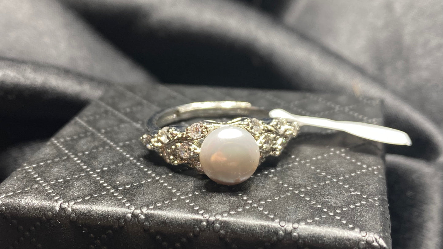 Pearl Rings in pure Silver