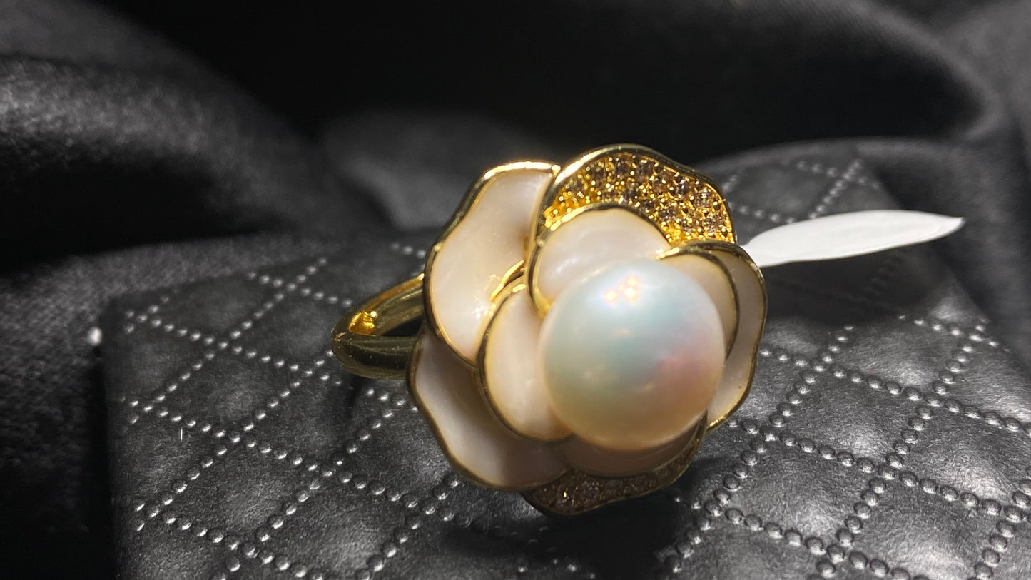 Pearl Rings in pure Silver